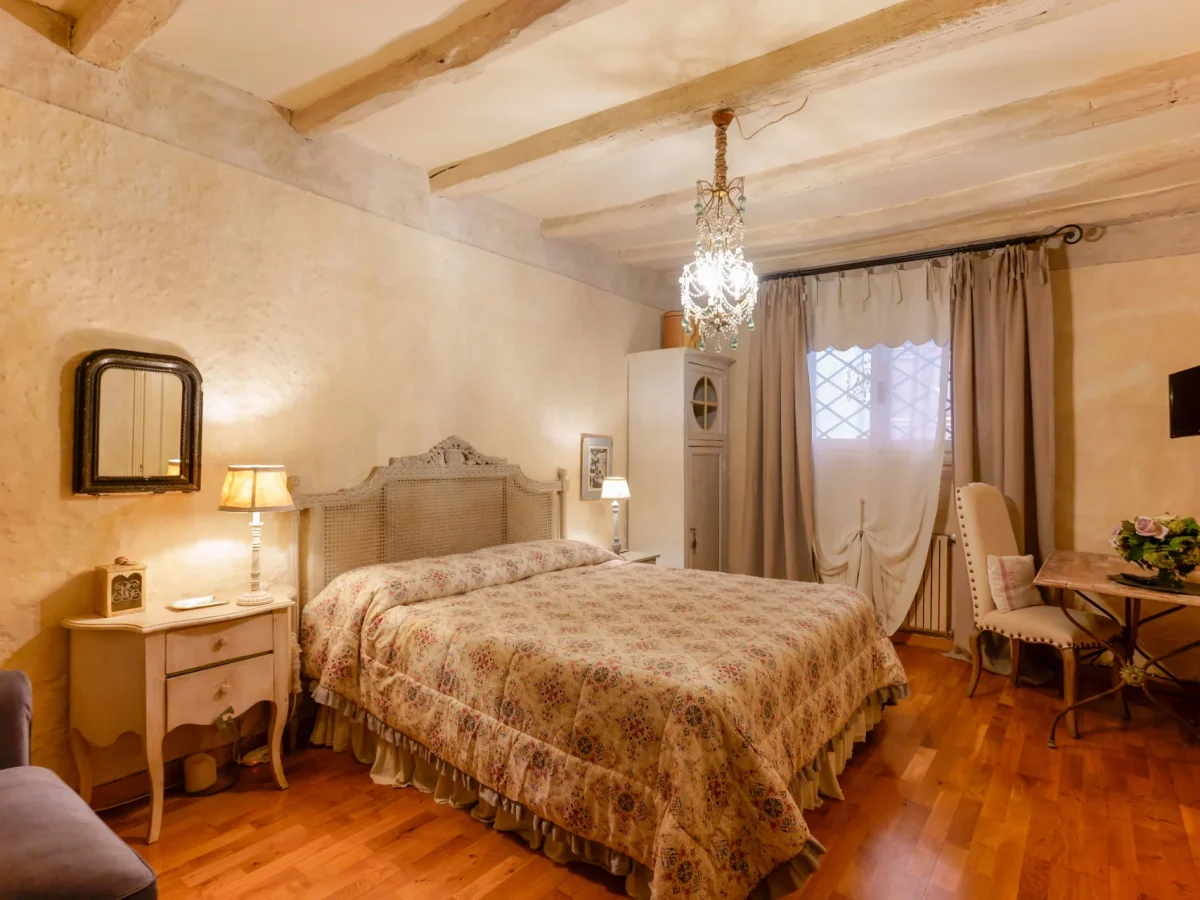 Gallery Guesthouse Gallery Due Copertina