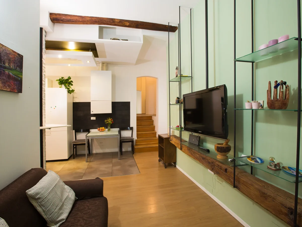 Guasto Apartment Family copertina