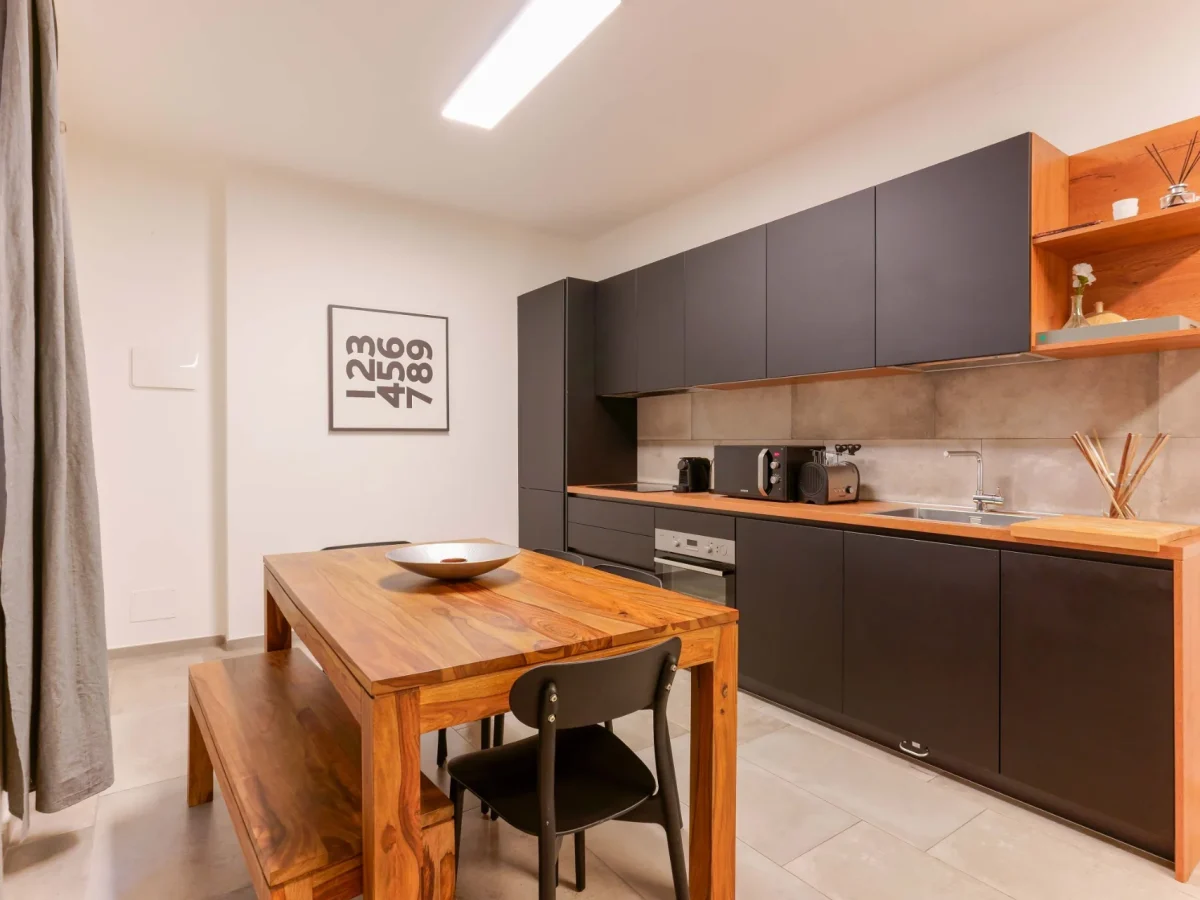 Sette Chiese Apartment Family copertina